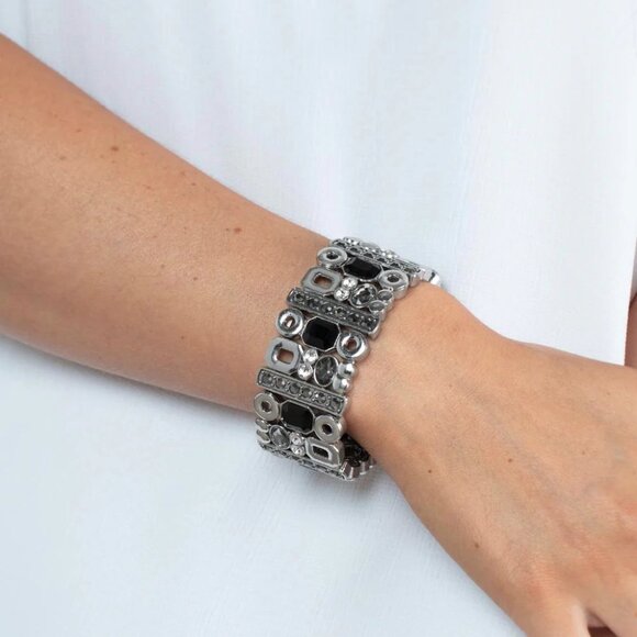 Paparazzi Jewelry Accessories - Dynamically Diverse - Black Bracelet - Vintage - Picture 3 of 4